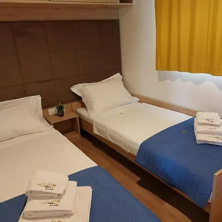 Campsite Mobile Eden Pavlov Biograd Na Moru